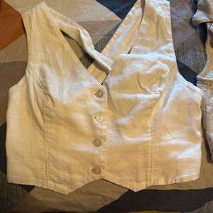 2 Linen Abercrombie Tops